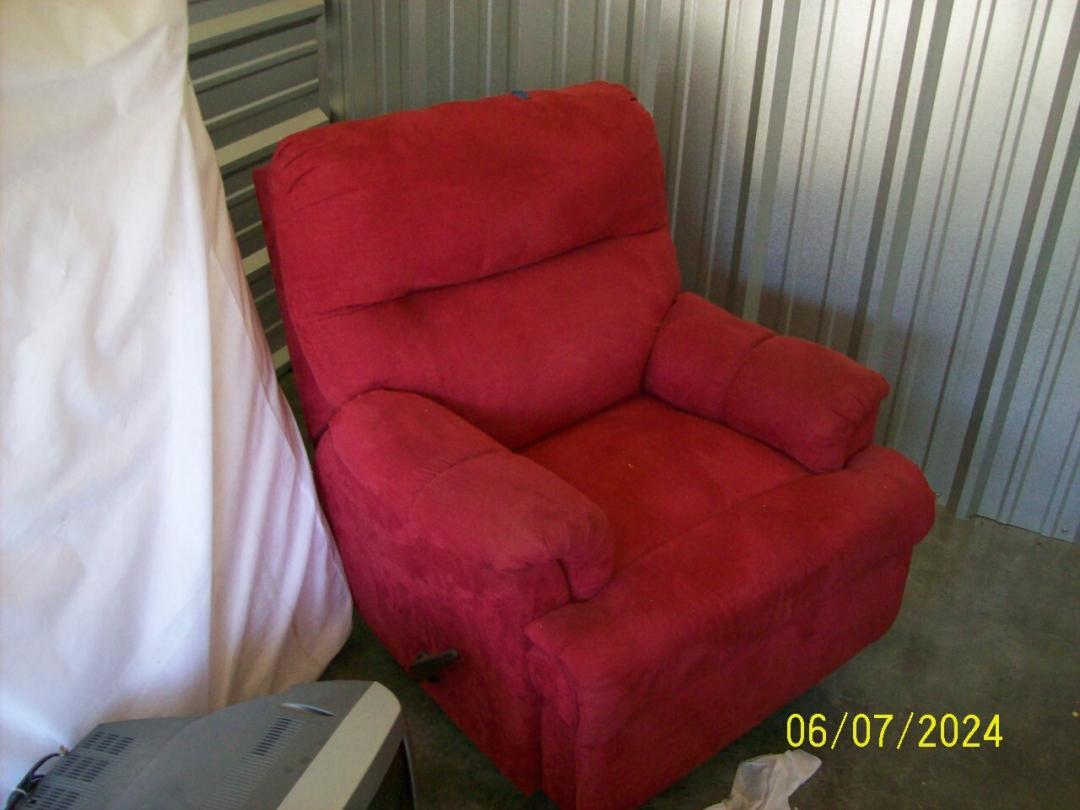 Storage Unit Auction in Woodbury, GA at Johnny's Self Storage ends on